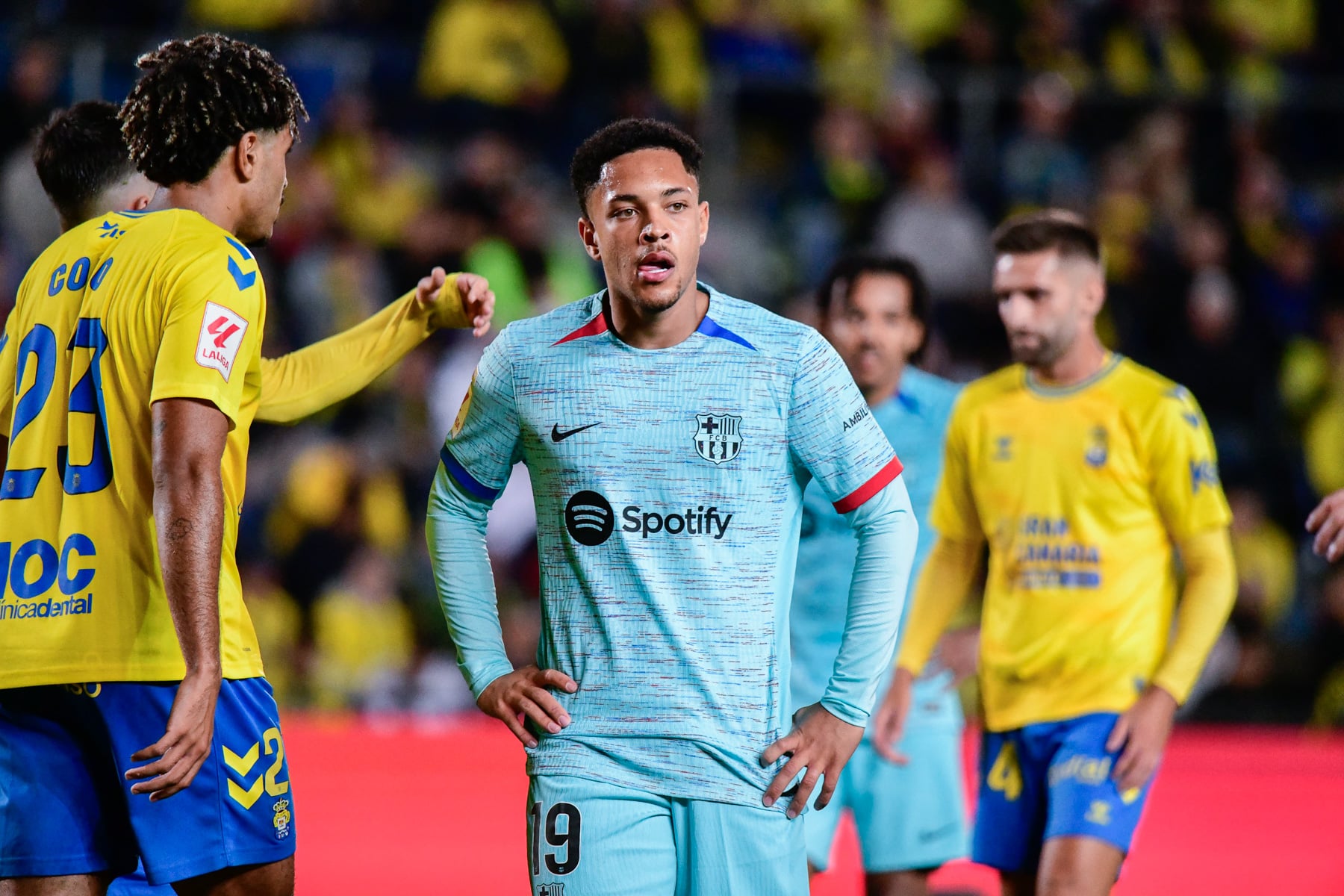 Vitor Roque tem hoje a chance perfeita de mostrar seu poder ao Barcelona