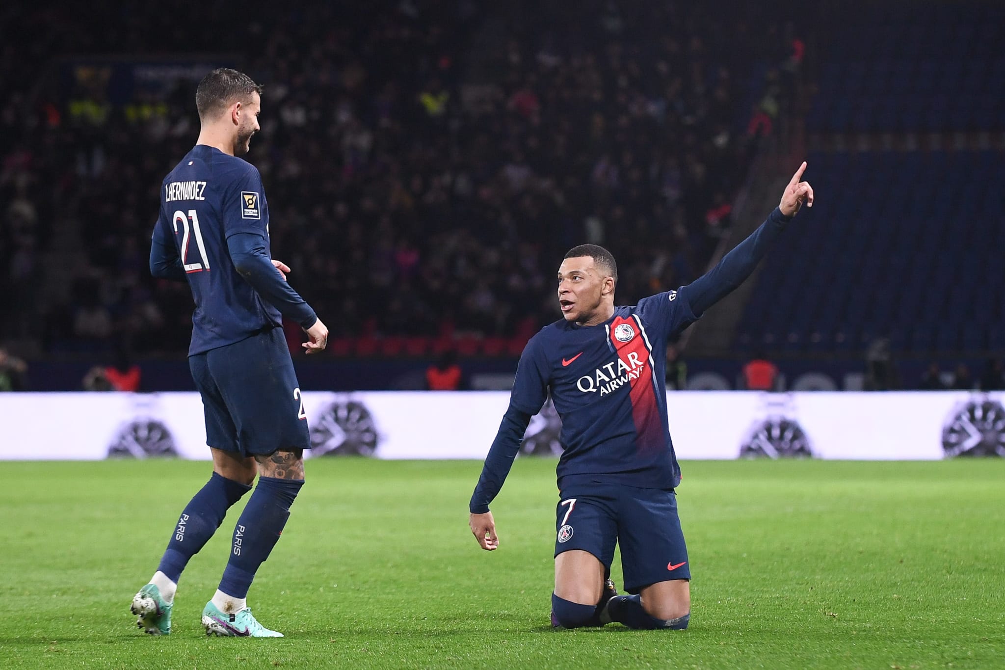 PSG n&atilde;o d&aacute; chances ao Toulouse e fica com o t&iacute;tulo da Supercopa da Fran&ccedil;a em meio &agrave; indefini&ccedil;&atilde;o de Mbapp&eacute;