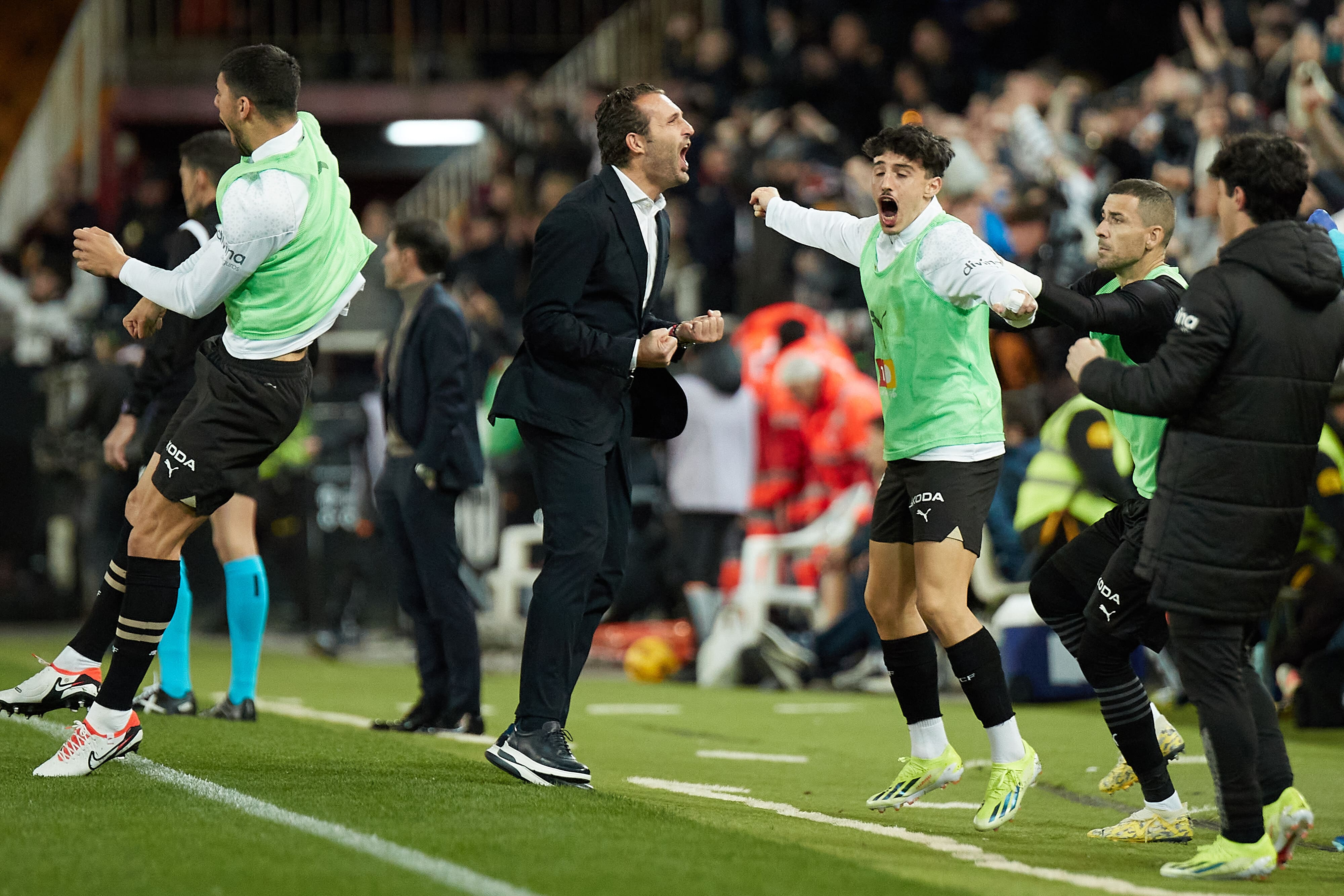 Valencia n&atilde;o deixa Villarreal respirar no Mestalla e vence com propriedade em La Liga