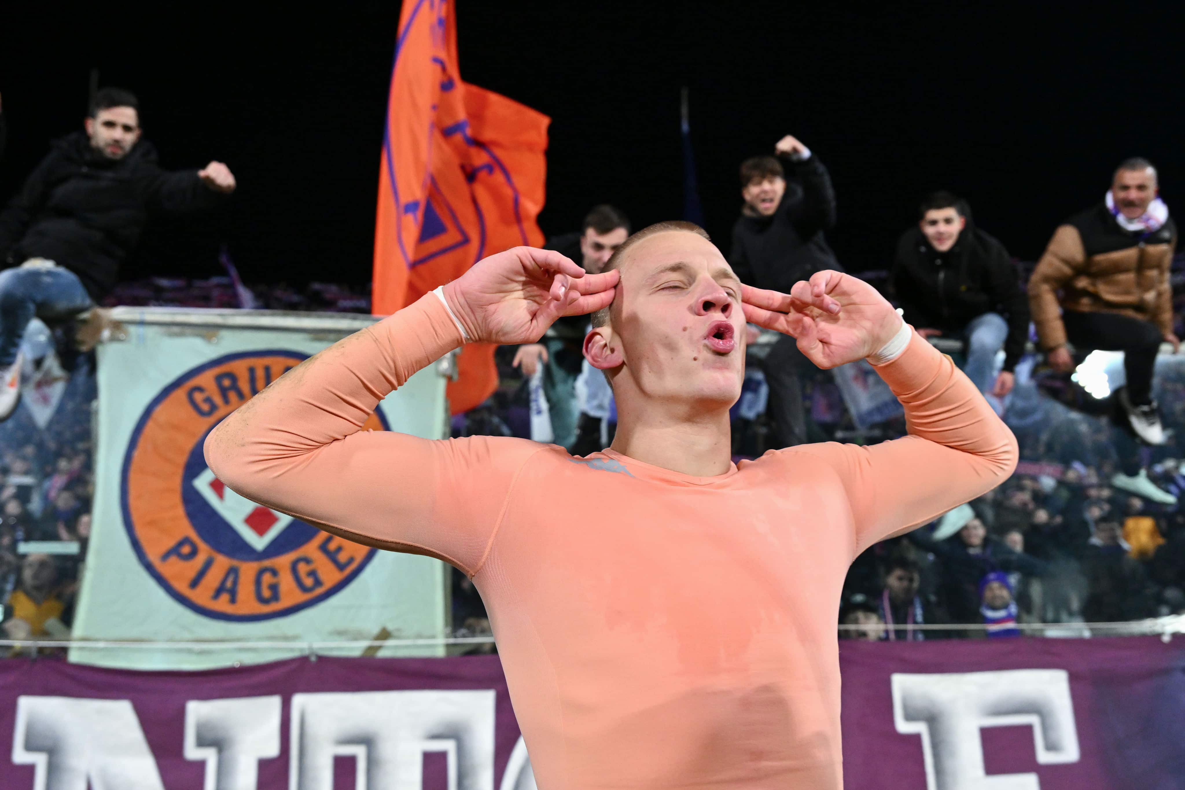 Fiorentina joga por mais que a vit&oacute;ria: &eacute; para manter chance de realizar sonho que n&atilde;o vive h&aacute; 14 anos