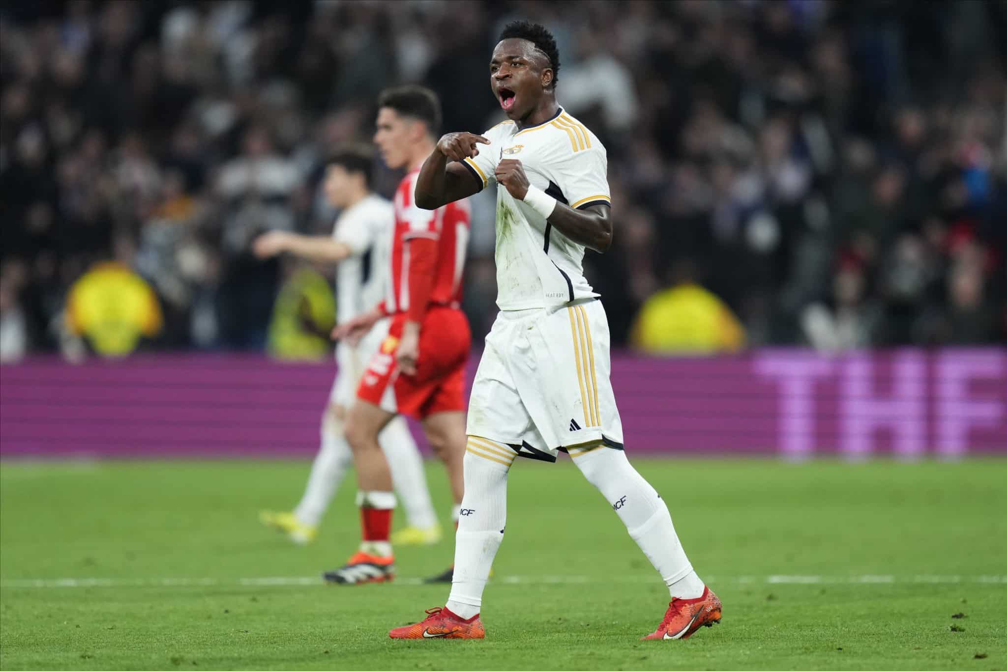 Real Madrid acorda ap&oacute;s levar dois gols, mant&eacute;m tabu sobre o Almer&iacute;a e retoma lideran&ccedil;a da La Liga