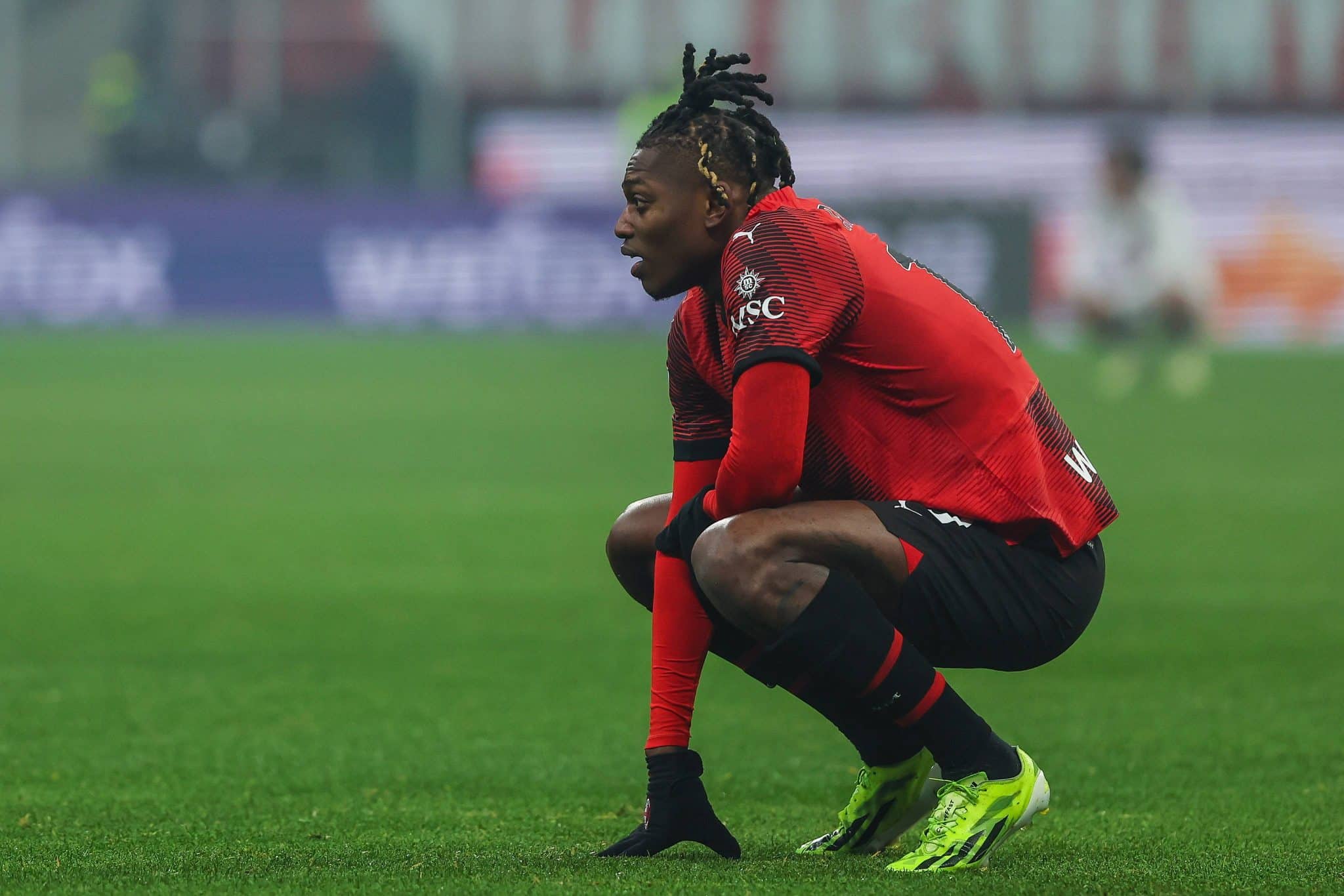 Milan segue sua via enfadonha na Serie A diante de um jovem Frosinone