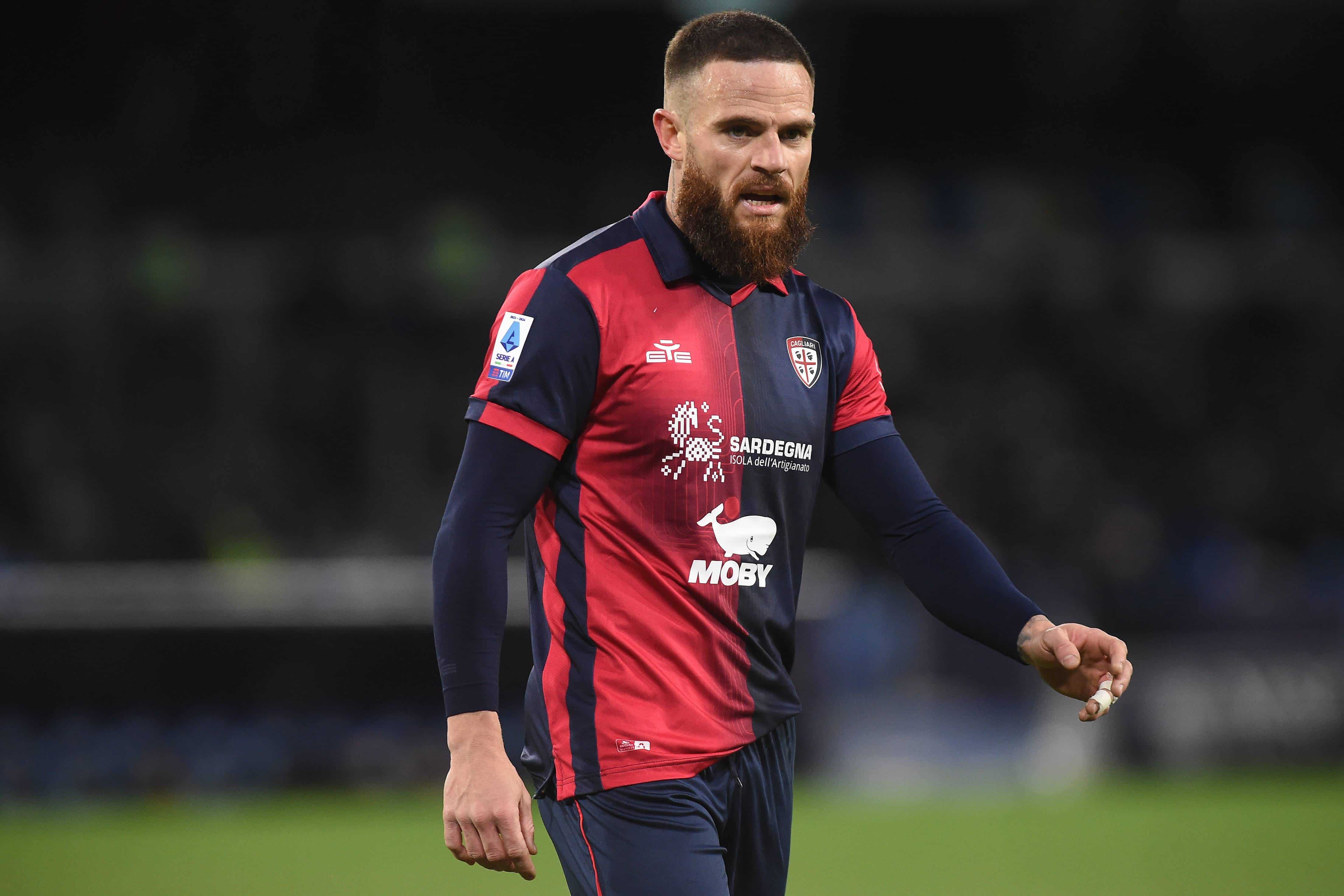 Chamado de &lsquo;vendido&rsquo;, Nahitan N&aacute;ndez decide n&atilde;o renovar com o Cagliari e ficar&aacute; livre na metade do ano