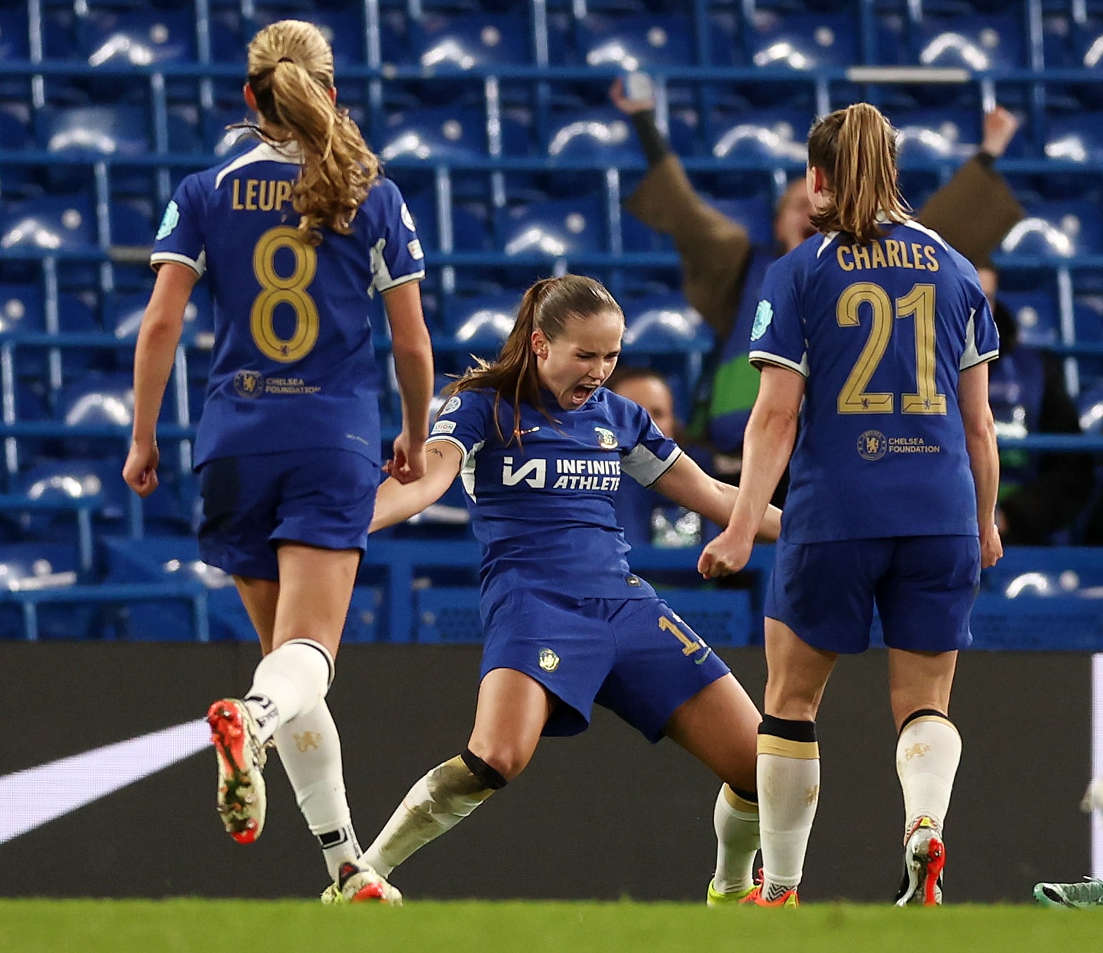 Chelsea afunda Real Madrid em campanha vexat&oacute;ria, e PSG confirma recupera&ccedil;&atilde;o com vaga &agrave;s quartas da Champions Feminina