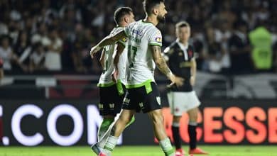O Am&eacute;rica-MG faz jogo duro e ter&aacute;, pelo menos na reapresenta&ccedil;&atilde;o, Martinez e Mastriani, valorizados no mercado