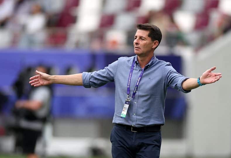 Gritos e revolta: confusão na coletiva após a eliminação do Iraque da Copa da Ásia rende suspensão a jornalistas