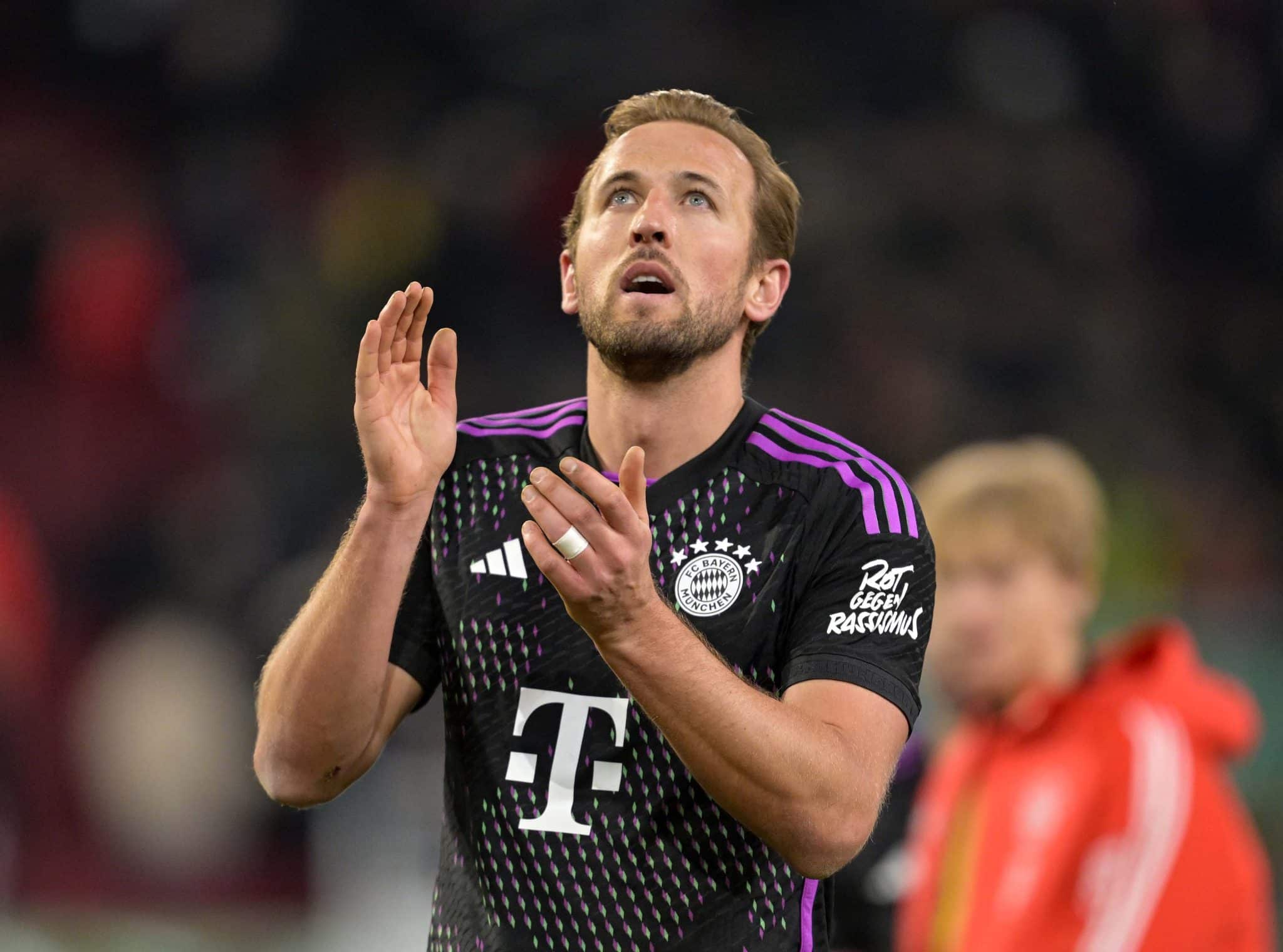 Bayern agradece ao M&ouml;nchengladbach com uma m&atilde;o e quer esbofetear com a outra