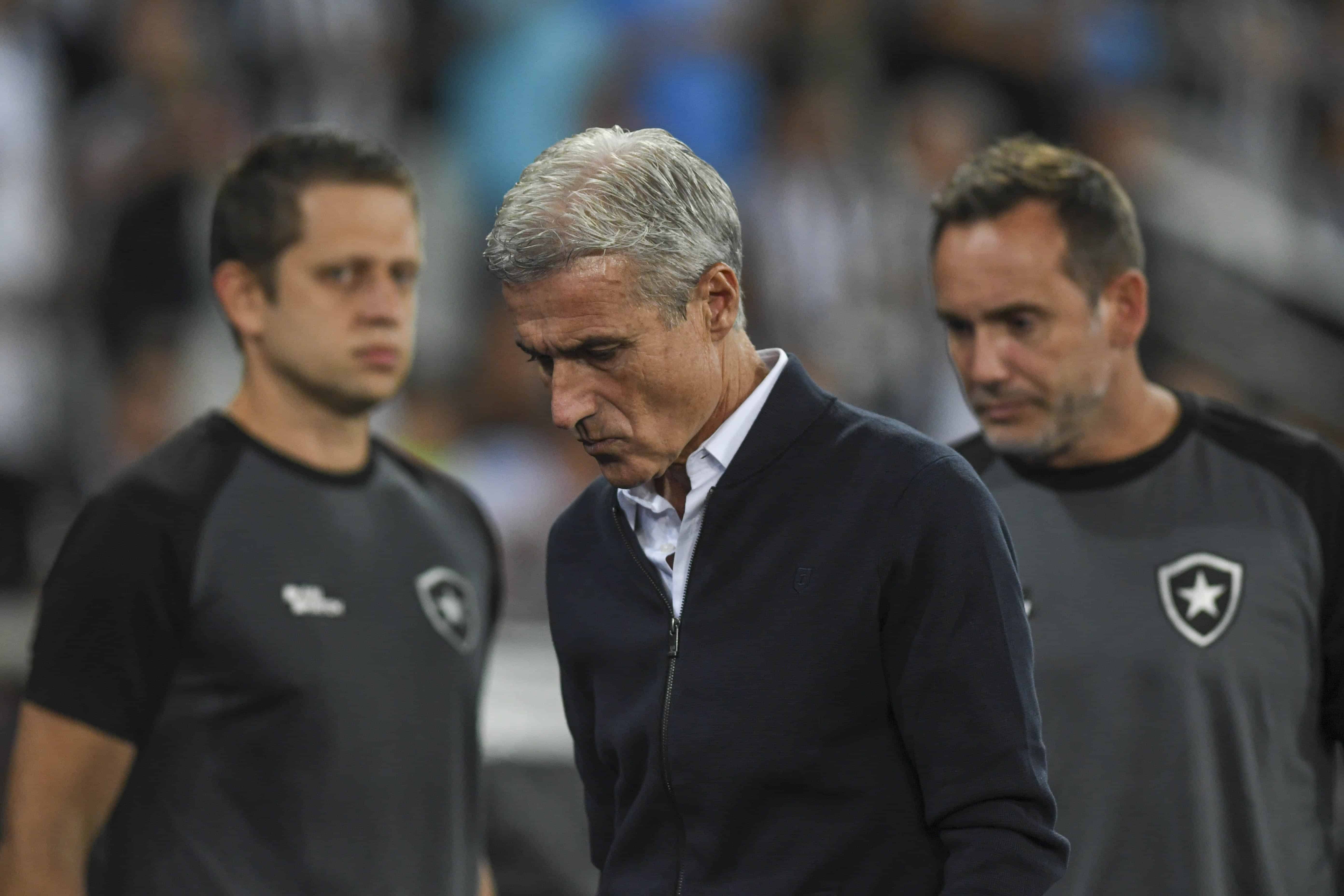 Assim como (quase) todos, Lu&iacute;s Castro tamb&eacute;m ficou surpreso com perda do t&iacute;tulo do Botafogo