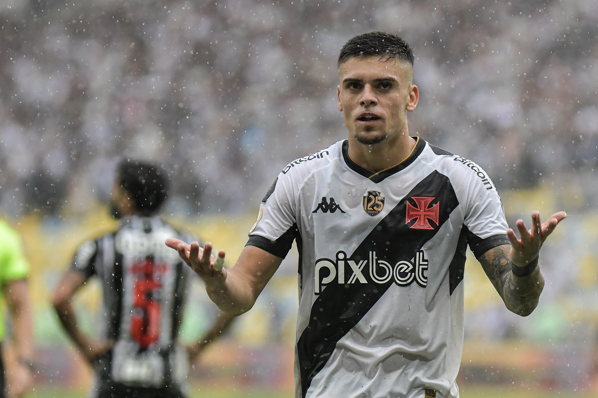Vasco melhora termos e venda de Gabriel Pec fica ainda mais inevit&aacute;vel