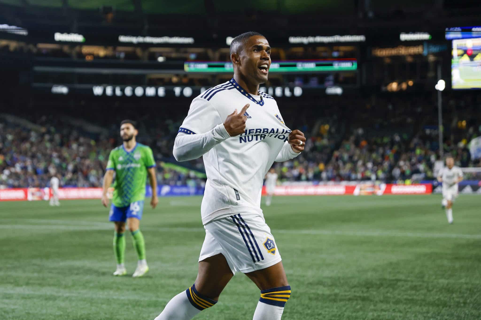 &lsquo;&Uacute;ltima vez foi o Guardiola&rsquo;: a estrat&eacute;gia usada por Diniz que convenceu Douglas Costa a fechar com Fluminense