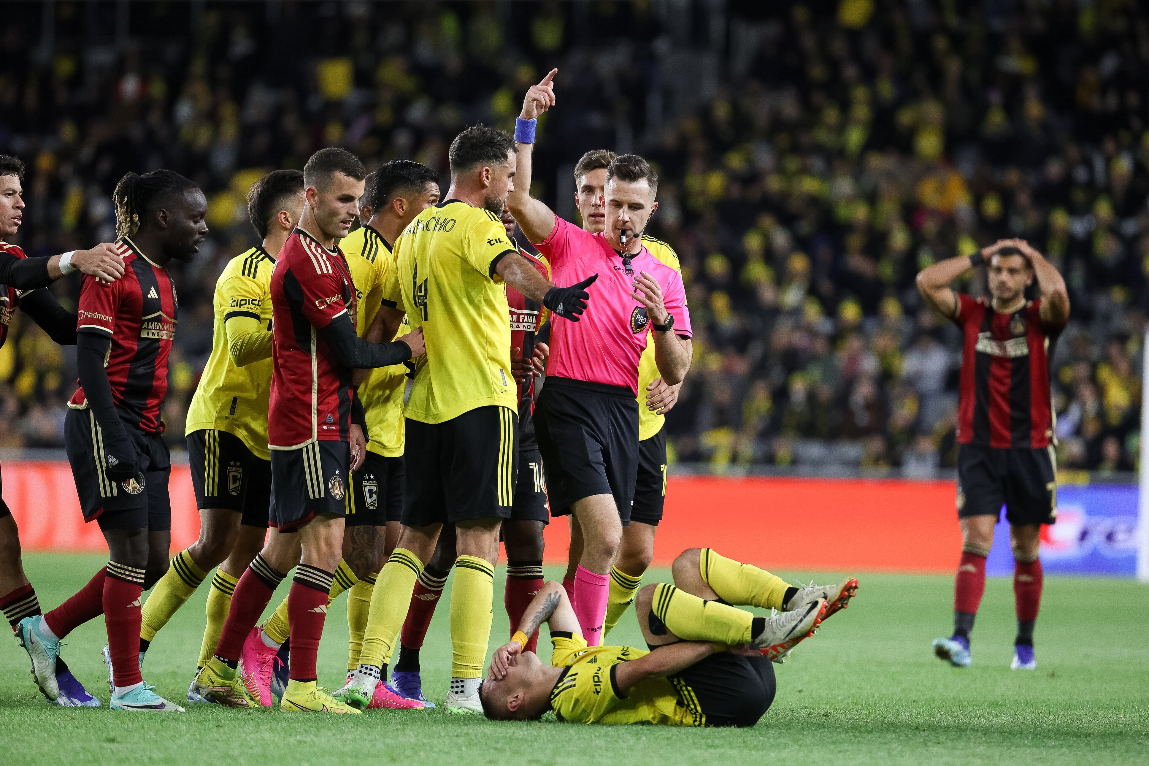 Poss&iacute;vel greve preocupa MLS e liga pode recorrer a &aacute;rbitros estrangeiros no in&iacute;cio de 2024