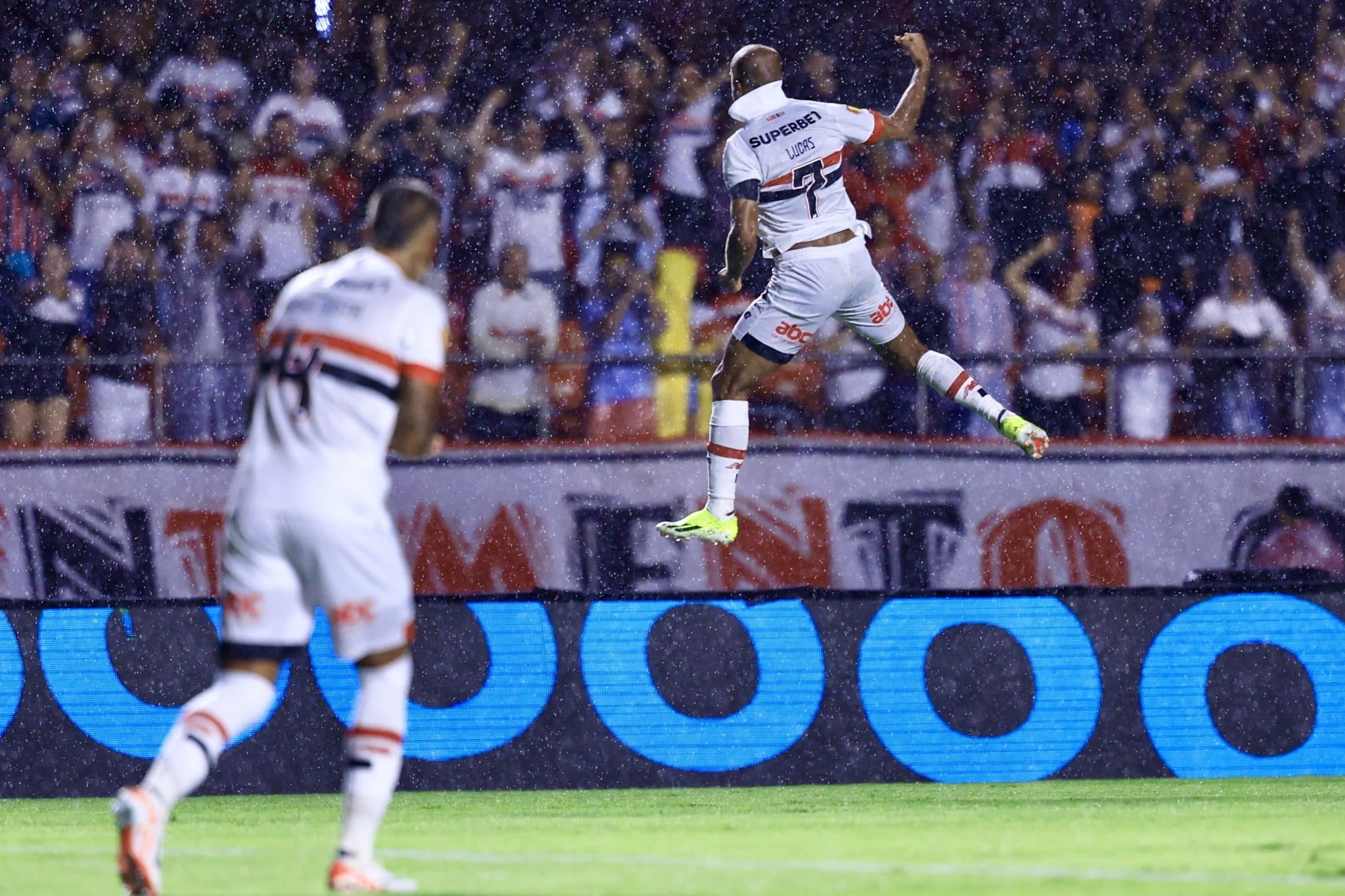 Carpini estreia com vit&oacute;ria pelo S&atilde;o Paulo gra&ccedil;as a show de Lucas contra o Santo Andr&eacute;