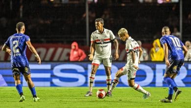 &Uacute;nico refor&ccedil;o que ainda n&atilde;o marcou, Ferreira vive longo jejum e ganha abra&ccedil;o do S&atilde;o Paulo para buscar primeiro gol