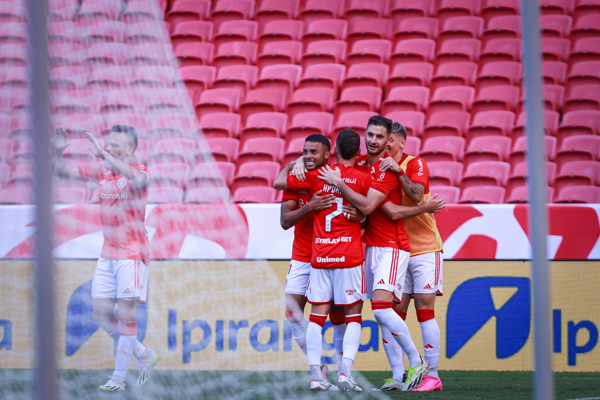 Em ritmo de pr&eacute;-temporada, Internacional joga para o gasto e estreia no Gauch&atilde;o com vit&oacute;ria magra
