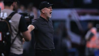 Tens&atilde;o precoce no Corinthians tem responsabilidade da nova diretoria e Mano Menezes n&atilde;o esconde isso