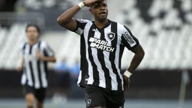 Com time alternativo, Botafogo transforma vaias em aplausos ao vencer Sampaio Corr&ecirc;a na 3&ordf; vit&oacute;ria no Carioca