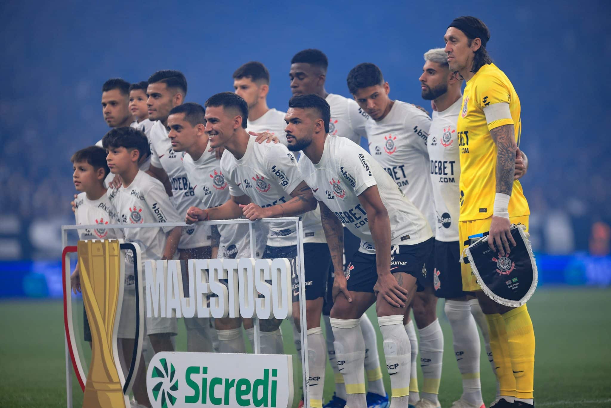 Reformula&ccedil;&atilde;o do Corinthians em 2024 &eacute; Everest que Mano Menezes ter&aacute; que escalar, e ele est&aacute; longe do topo