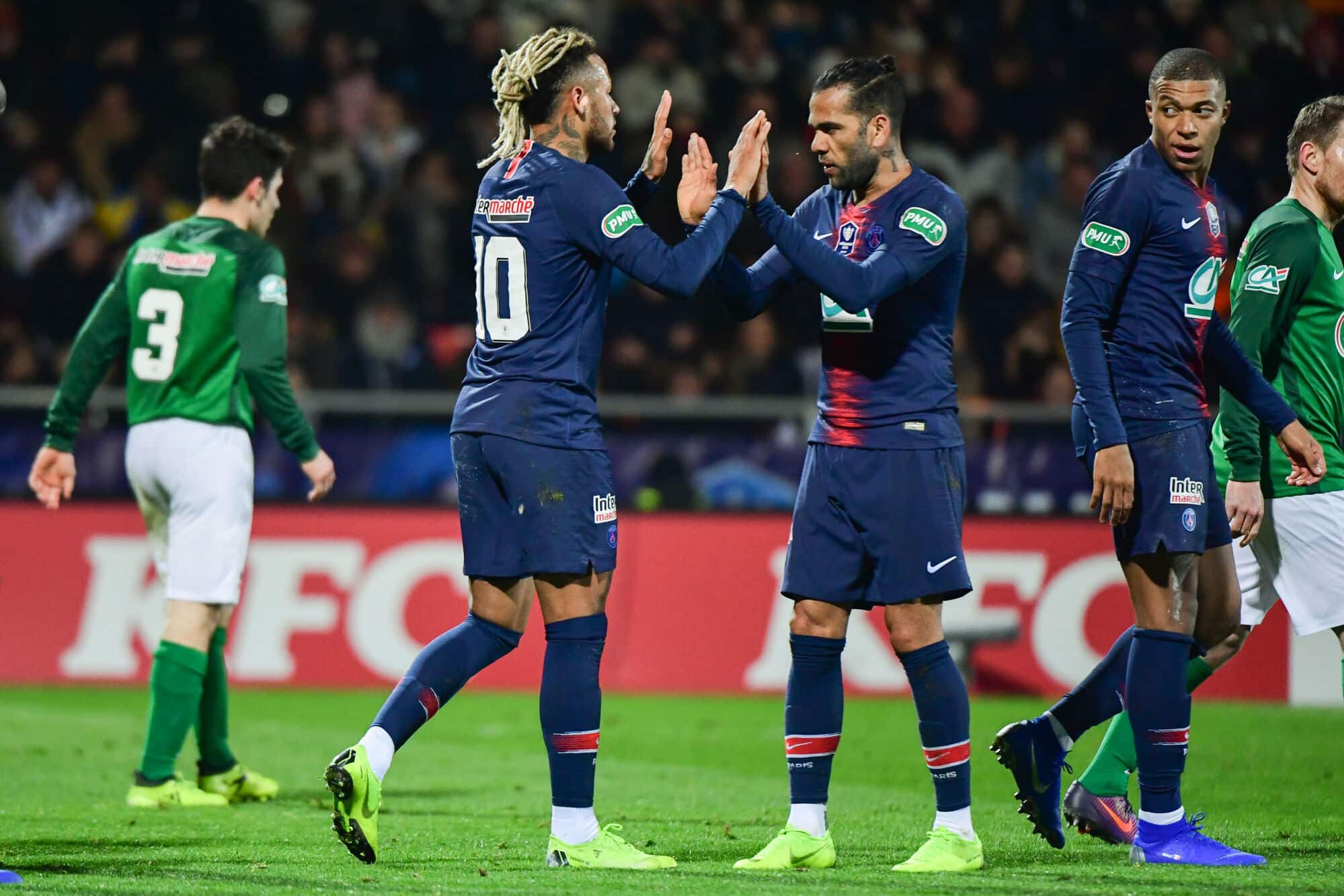 Futebol perpetua viol&ecirc;ncia de g&ecirc;nero e repete diariamente que mulheres n&atilde;o s&atilde;o bem-vindas