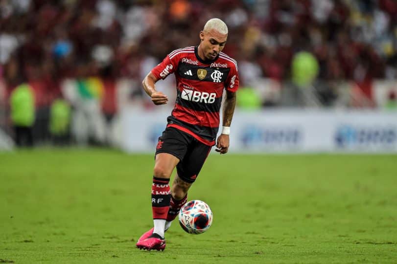 Matheuzinho sabe o que quer, mas pode ficar no Flamengo em razão disso