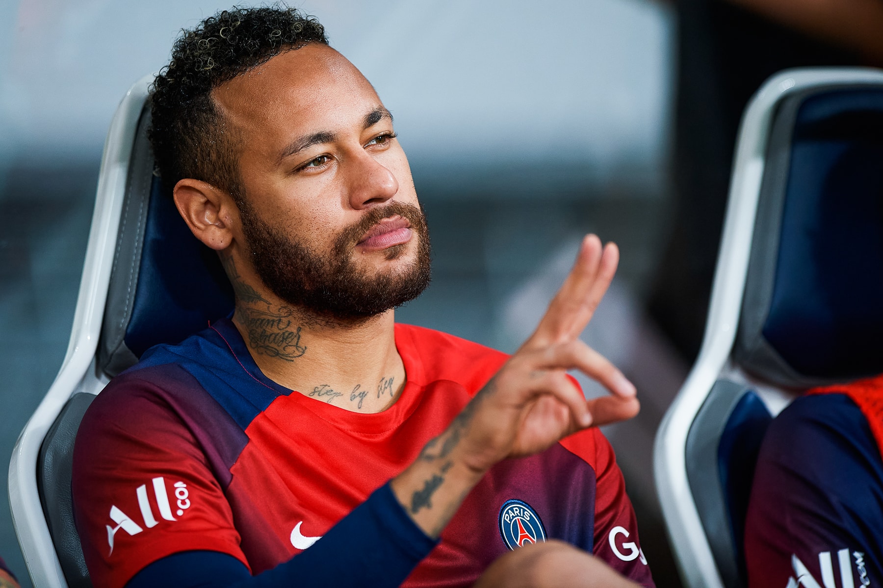 Compra de Neymar pelo PSG est&aacute; na mira da Justi&ccedil;a Francesa; alvos s&atilde;o ex-dirigente e deputado do partido de Macron