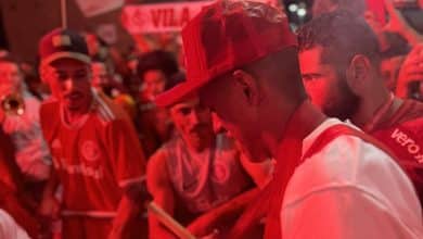 Recep&ccedil;&atilde;o calorosa a Robert Renan ilustra a empolga&ccedil;&atilde;o da torcida do Internacional para 2024
