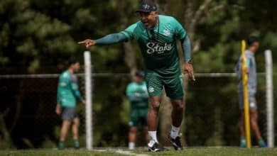 Pelo Juventude, Roger Machado reencontra Gr&ecirc;mio um ano e cinco meses ap&oacute;s demiss&atilde;o