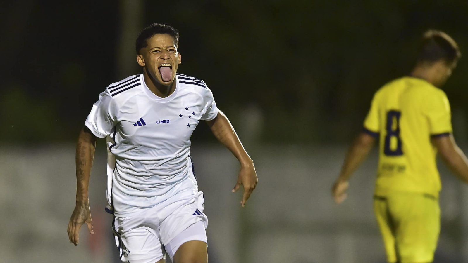 Cruzeiro bate Madureira com gol de Tevis e passa de fase na Copinha