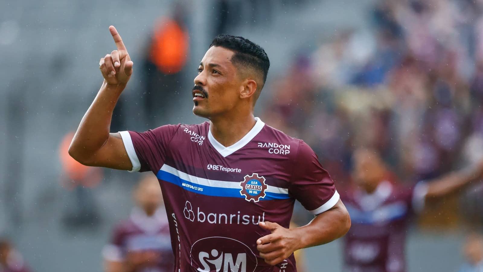 Gr&ecirc;mio sai na frente, mas leva virada de um valente Caxias na estreia do Ga&uacute;ch&atilde;o