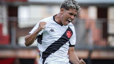 Em jogo com clima de cl&aacute;ssico, Vasco vence o Flamengo-SP e avan&ccedil;a na Copinha