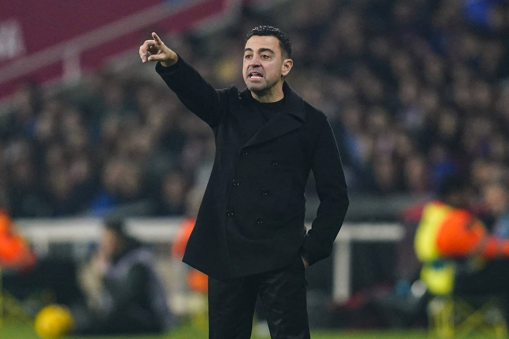 Xavi chama para si a responsabilidade por crise e anuncia sa&iacute;da do Barcelona ao final da temporada