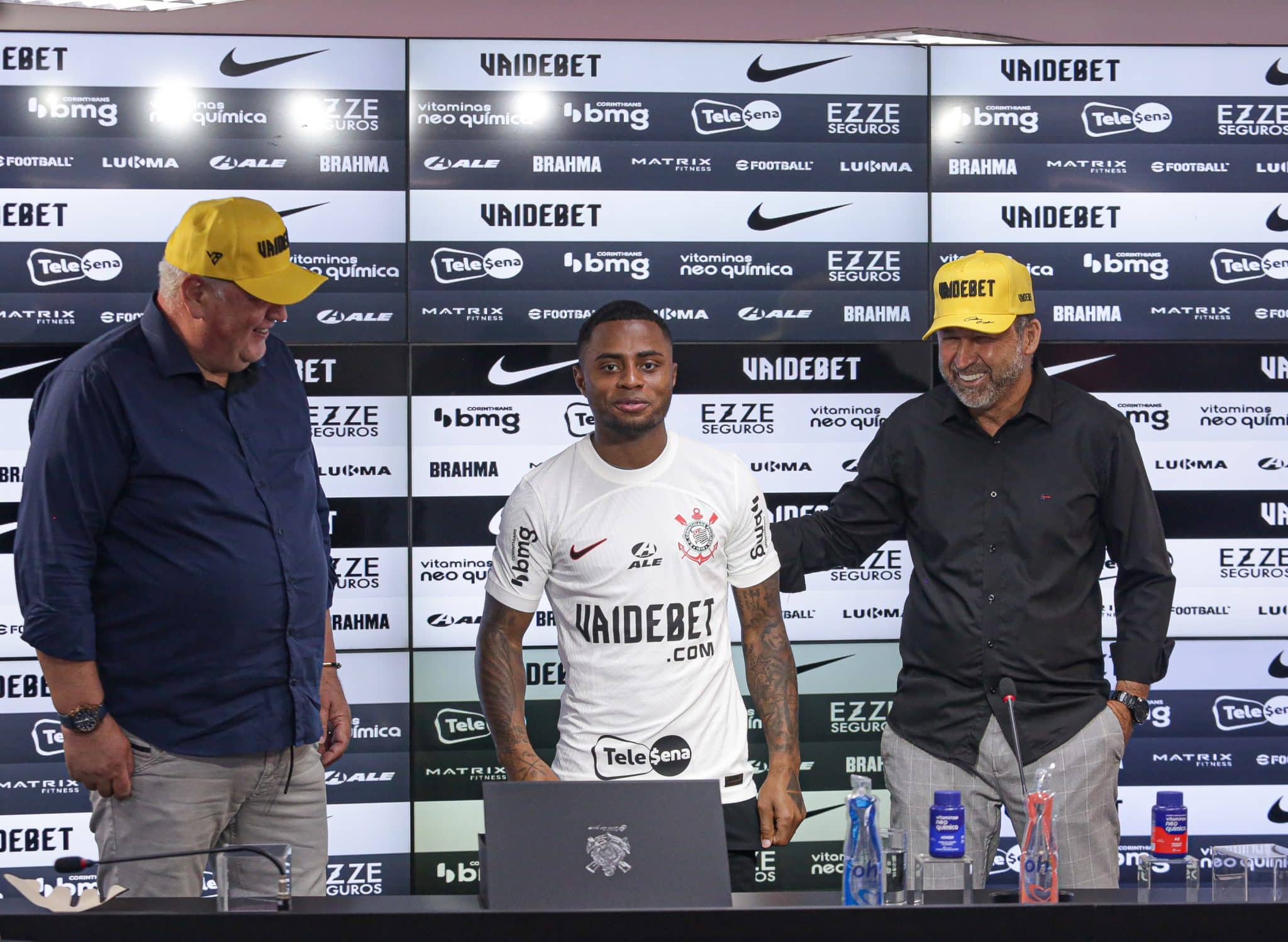 &lsquo;Nossa camisa vai explodir&rsquo;: Augusto Melo anuncia mais um patroc&iacute;nio milion&aacute;rio para o Corinthians