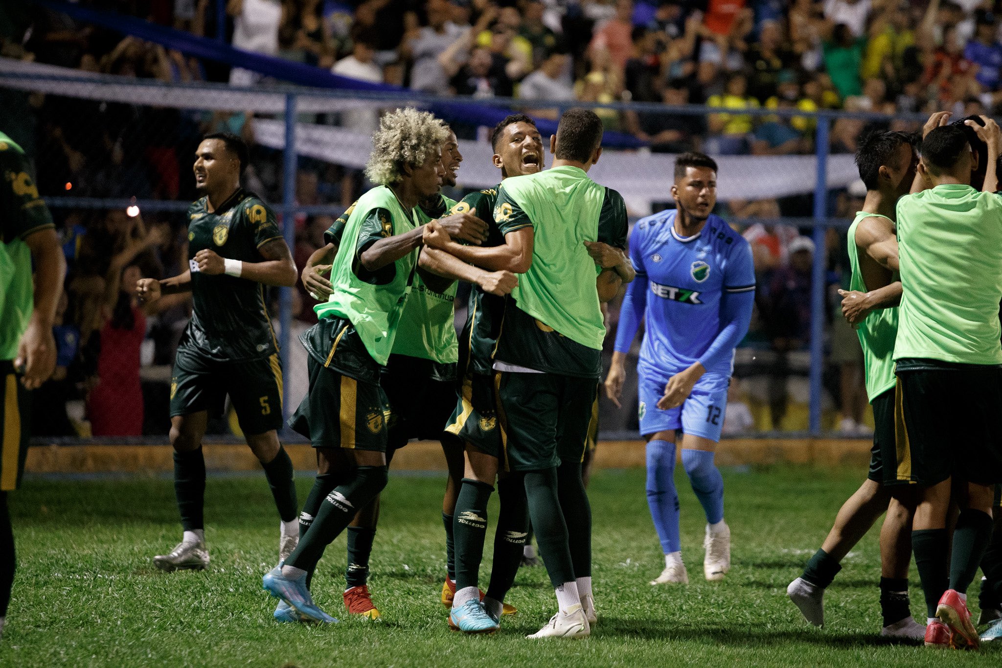 O ano come&ccedil;ou com emo&ccedil;&atilde;o: os quatro classificados deste domingo da Pr&eacute;-Copa do Nordeste foram conhecidos nos p&ecirc;naltis