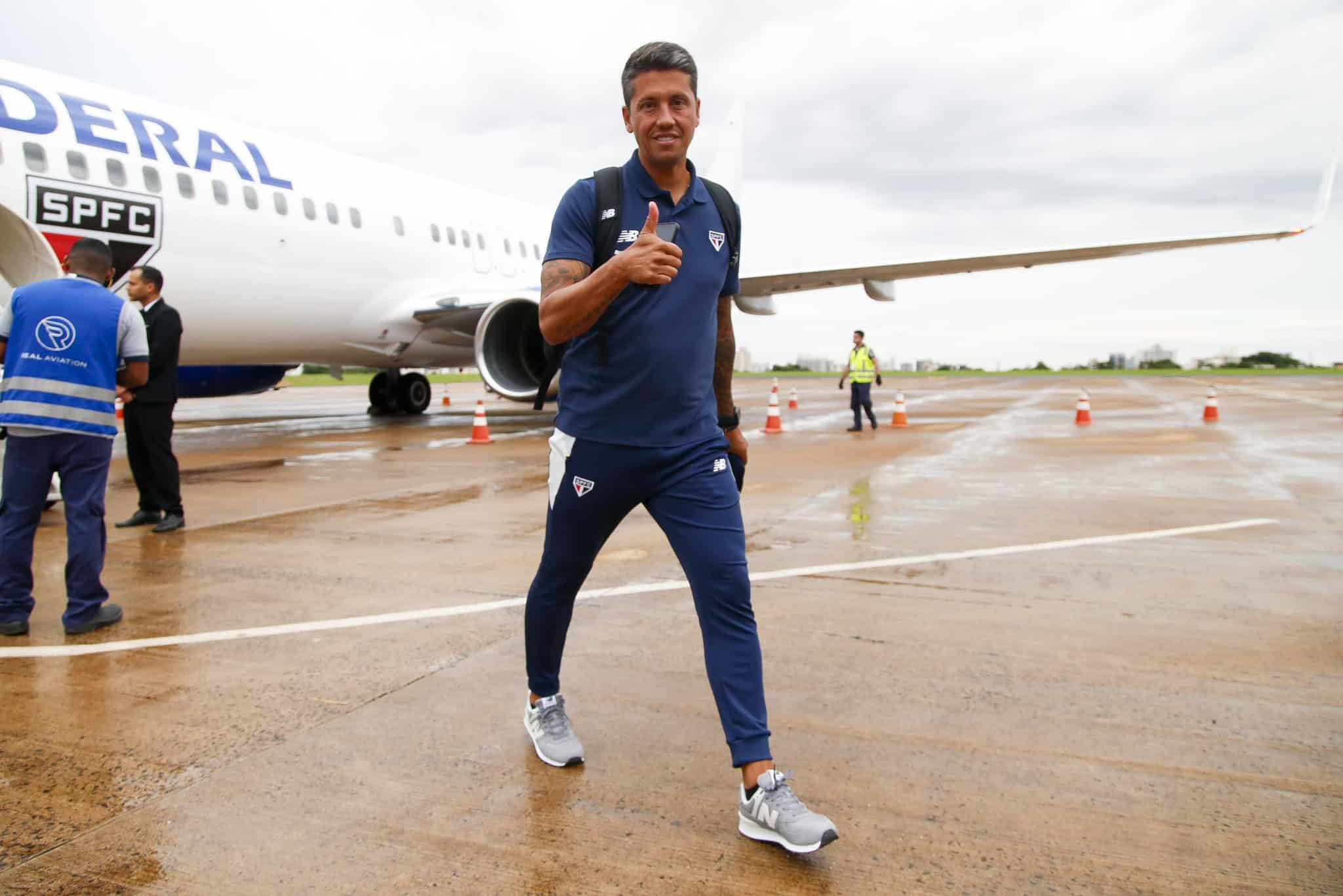 S&atilde;o Paulo deve ir misto contra o Mirassol e pode ter garoto de 16 anos batendo recorde