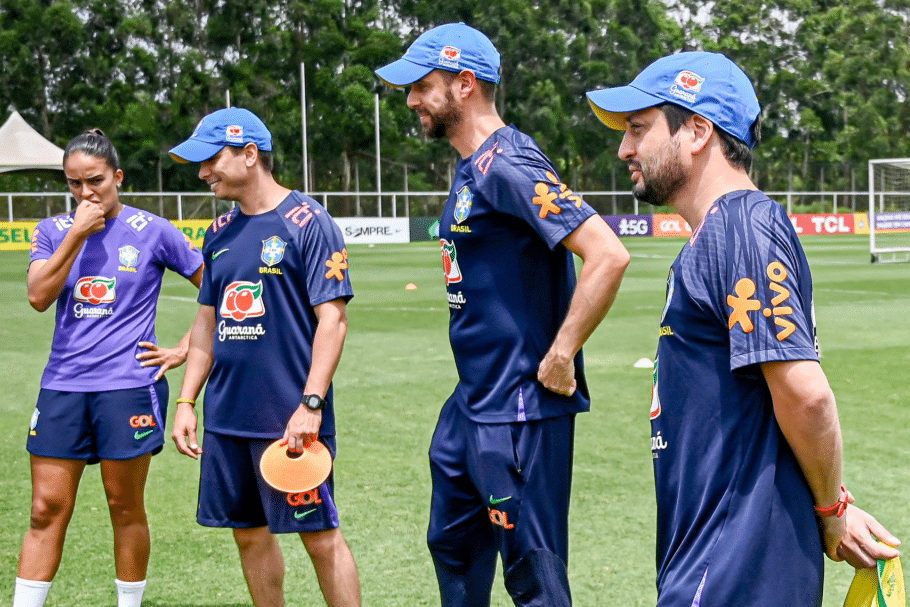 Em prepara&ccedil;&atilde;o para a Copa Ouro e SheBelieves Cup, comiss&atilde;o da Sele&ccedil;&atilde;o Feminina tem agenda cheia com clubes brasileiros