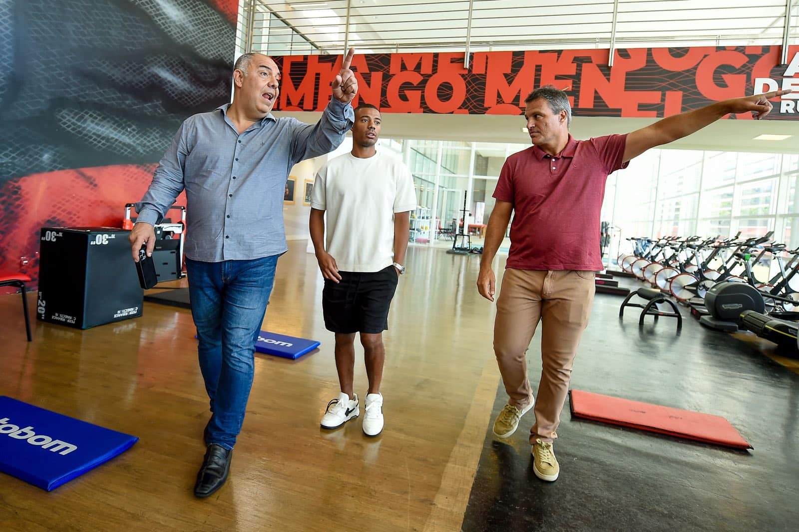 Negocia&ccedil;&atilde;o por L&eacute;o Ortiz pode encerrar passagem do Flamengo pela primeira janela de 2024