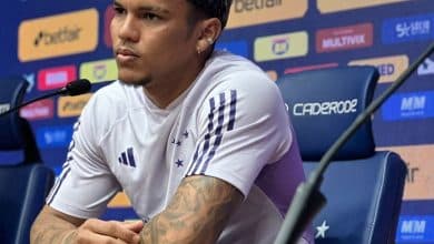 Em apresenta&ccedil;&atilde;o no Cruzeiro, Veron explica que les&otilde;es no Porto n&atilde;o foram por indisciplina