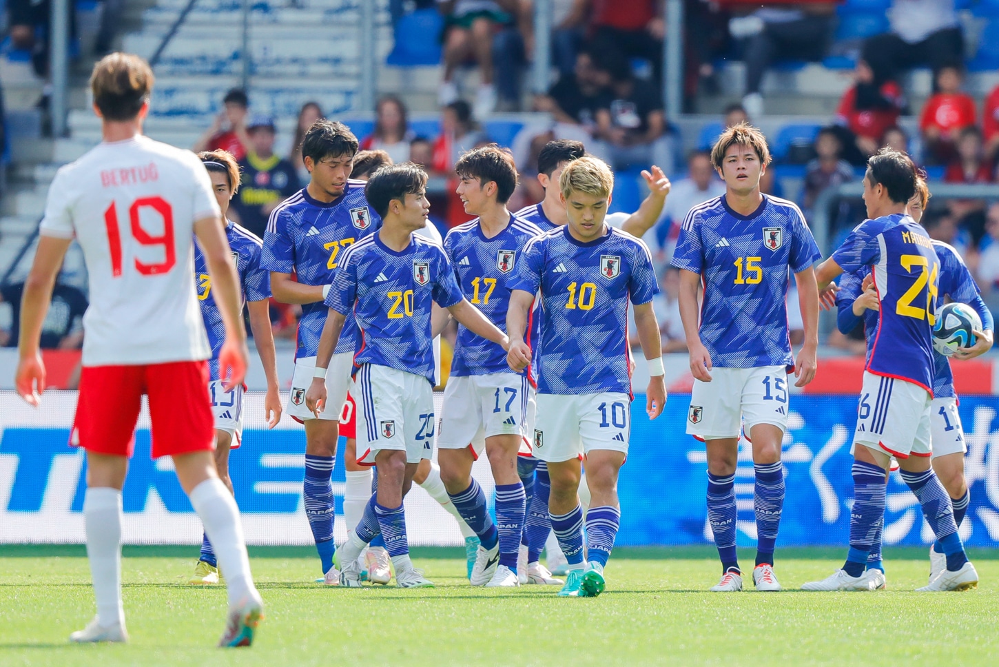 Guia da Copa da &Aacute;sia &ndash; Grupo D: Jap&atilde;o tenta voltar ao topo e Iraque tem vantagem contra os rivais
