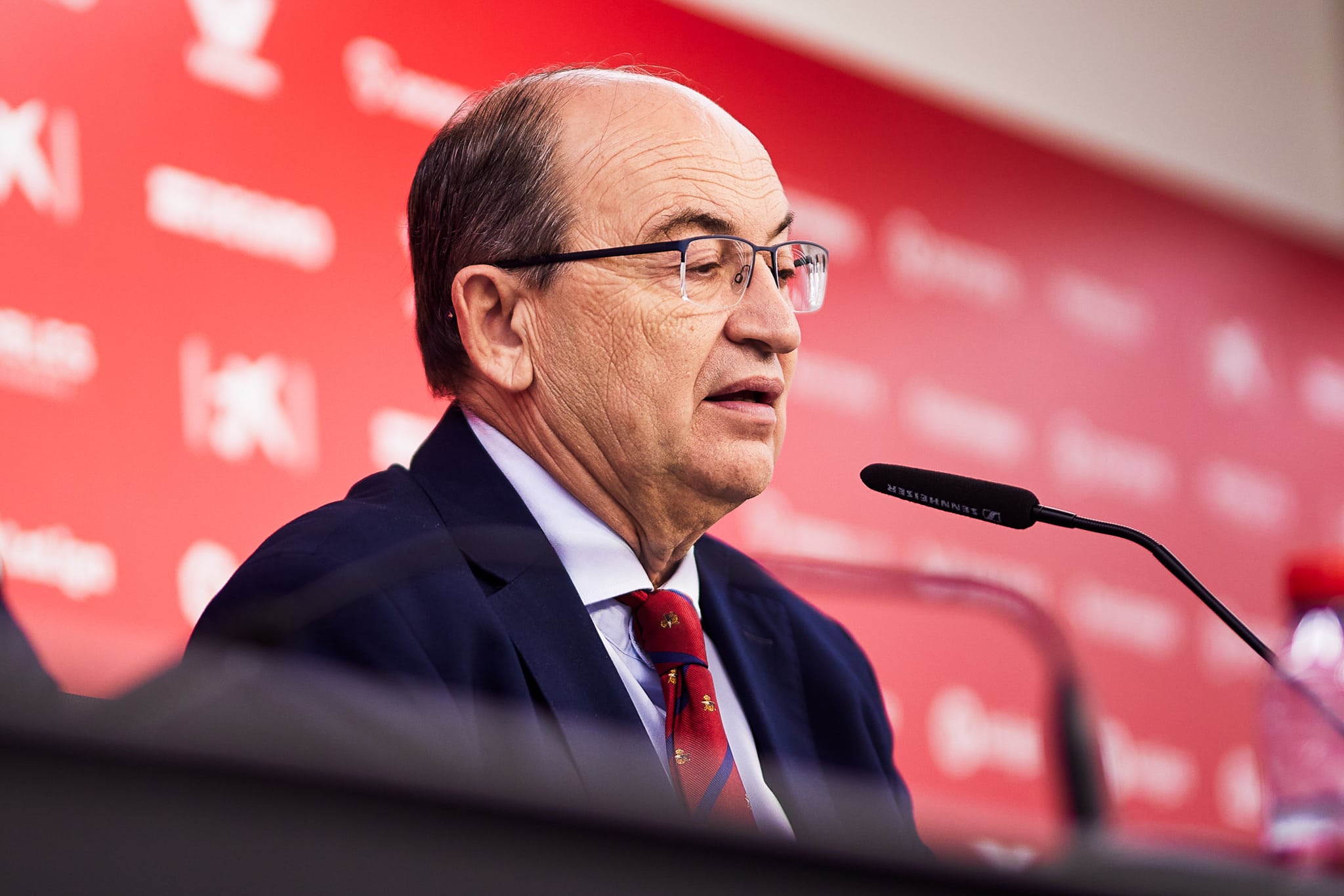 Jos&eacute; Castro deixa presid&ecirc;ncia do Sevilla ap&oacute;s 10 anos e est&aacute; orgulhoso: &lsquo;crescemos em todas as &aacute;reas&rsquo;