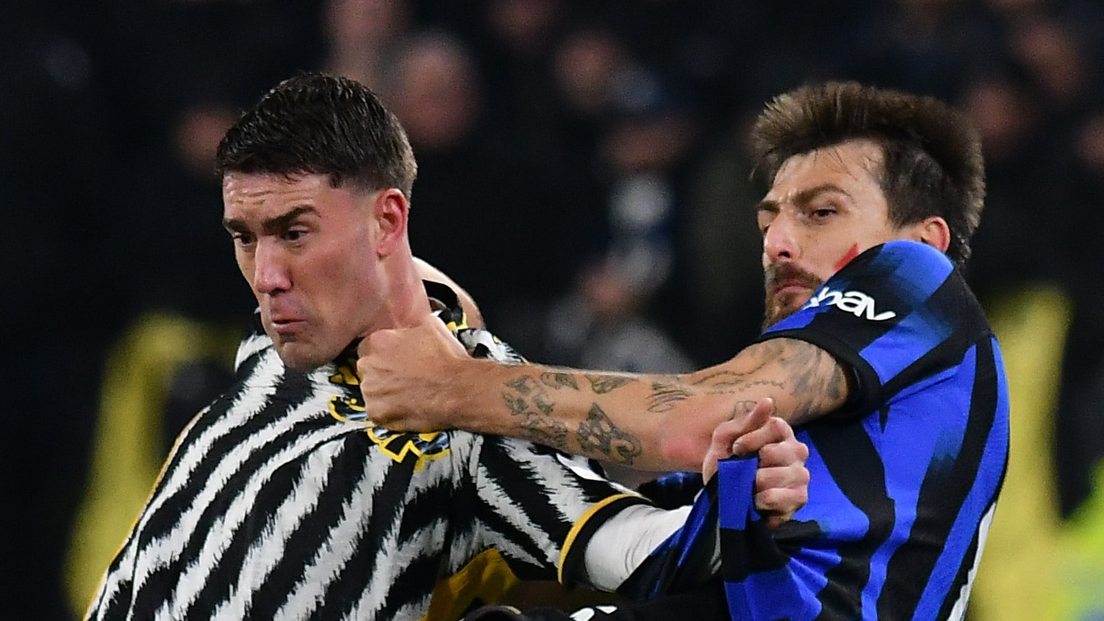 &lsquo;Pol&iacute;cia e ladr&atilde;o&rsquo;: Allegri descreve disputa entre Juventus e Internazionale pela lideran&ccedil;a da Serie A