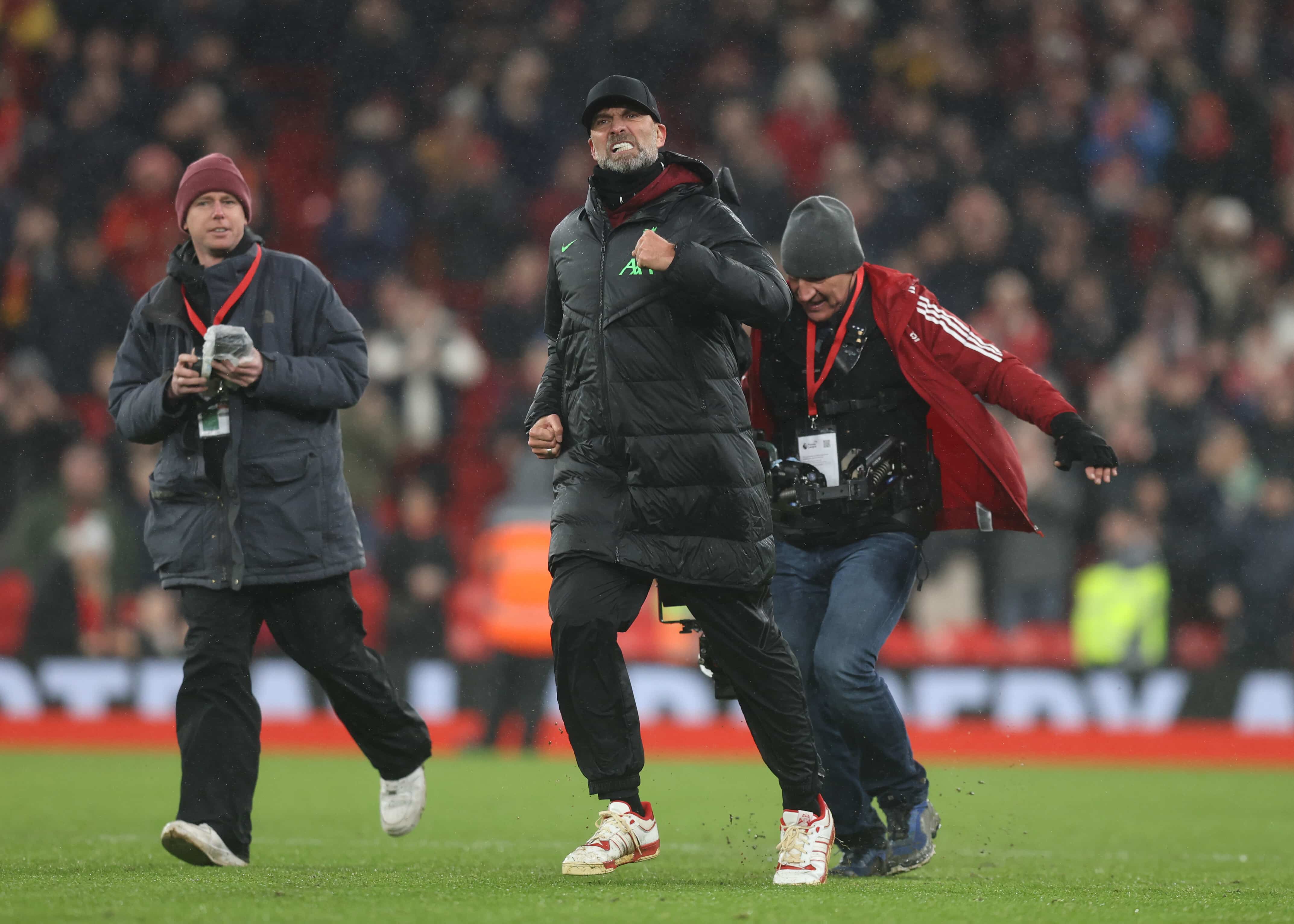 No 1&ordm; jogo de 2024, Klopp teve tr&ecirc;s motivos para comemorar: vit&oacute;ria, Salah decisivo e&hellip; alian&ccedil;a recuperada