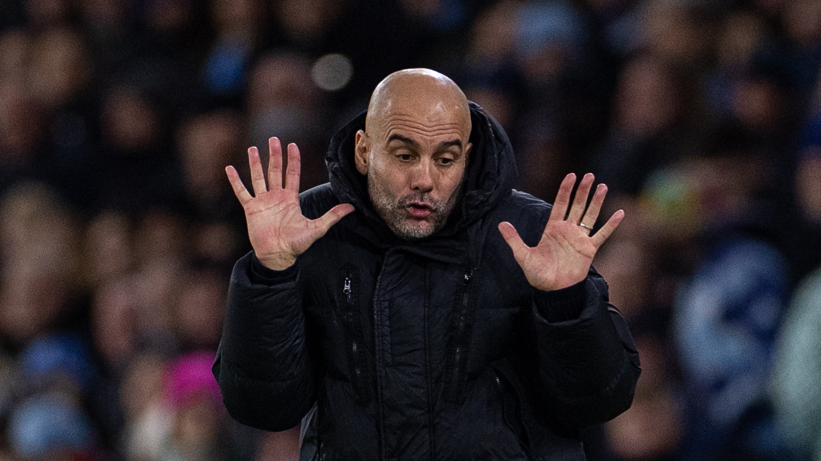 Sem desfalques das Copas Africana e Asi&aacute;tica, Manchester City se d&aacute; bem e pode sonhar na Premier League