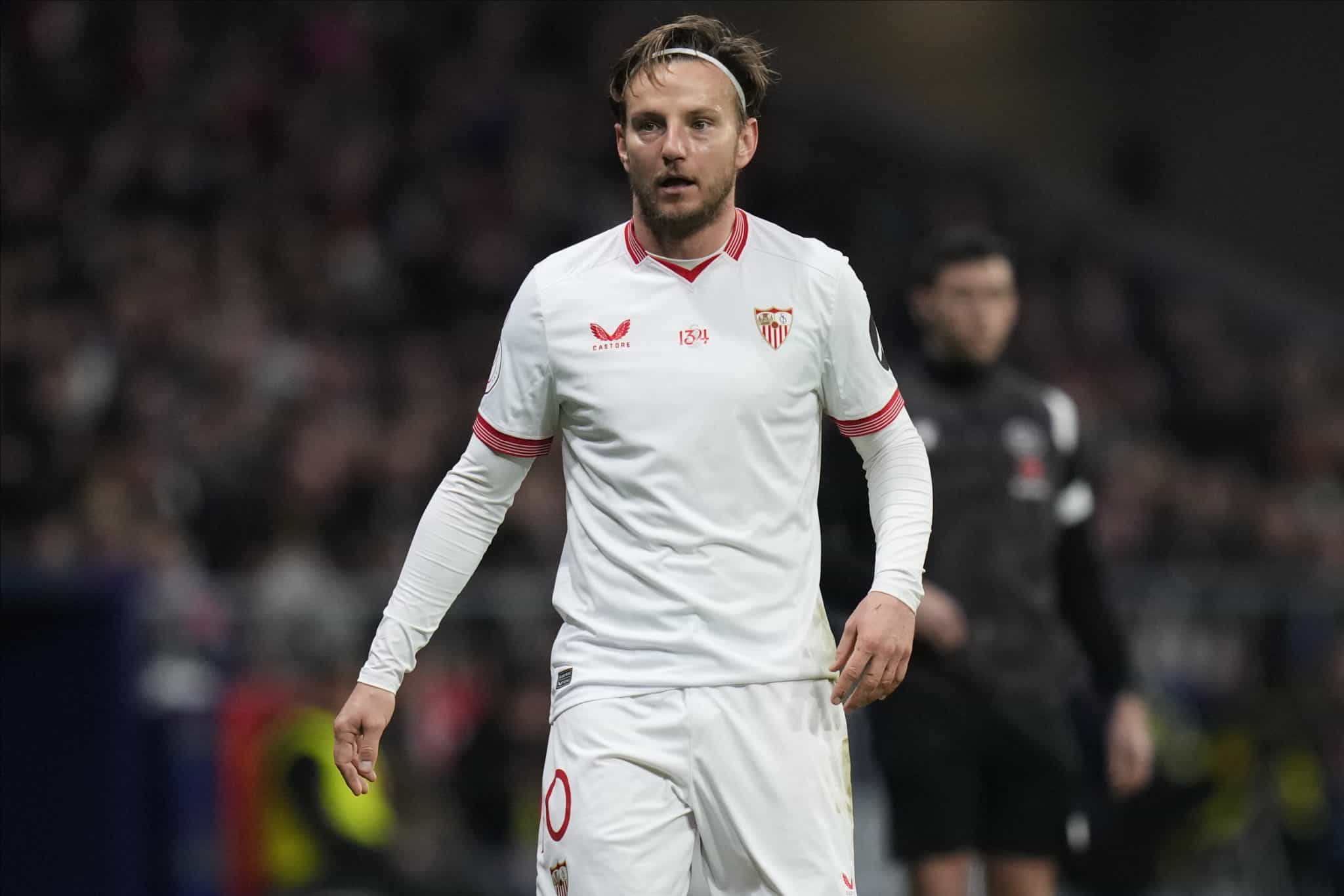 Rakitic perdeu a paci&ecirc;ncia no Sevilla e est&aacute; perto de deixar o clube rumo ao Mundo &Aacute;rabe