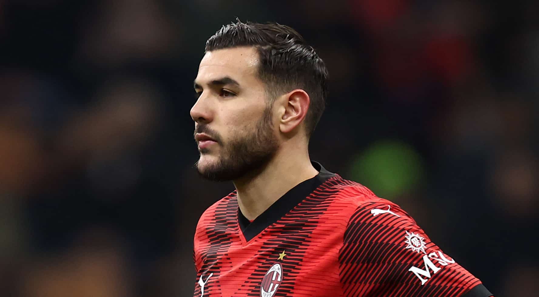 &lsquo;Novo&rsquo; Theo Hern&aacute;ndez de zagueiro &eacute; uma boa op&ccedil;&atilde;o tempor&aacute;ria, mas n&atilde;o pode ser fixa no Milan