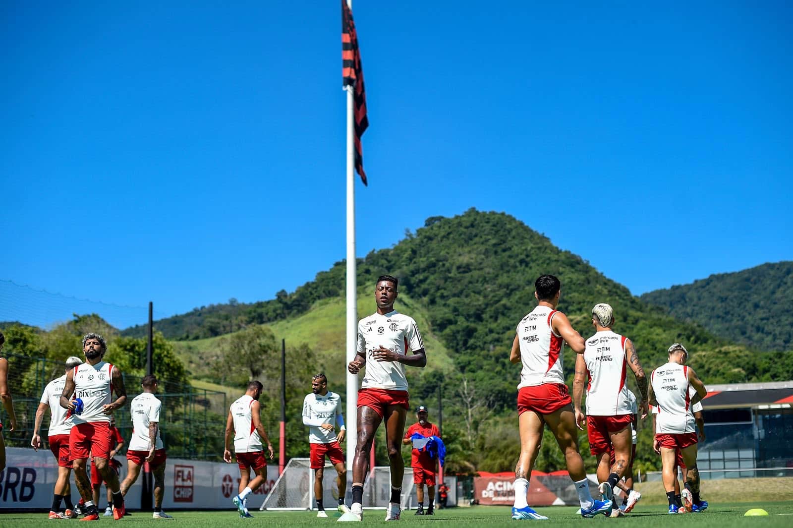 Treinos em dois e foco na parte f&iacute;sica: como Flamengo se preparou para temporada&nbsp;nos&nbsp;EUA