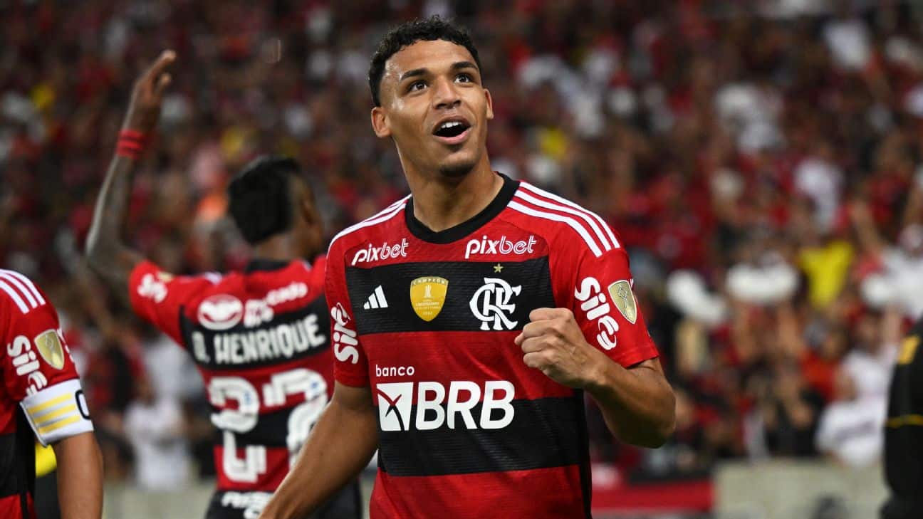 Flamengo d&aacute; resposta ao mercado ao renovar com Victor Hugo, que pode ser pe&ccedil;a importante em 2024