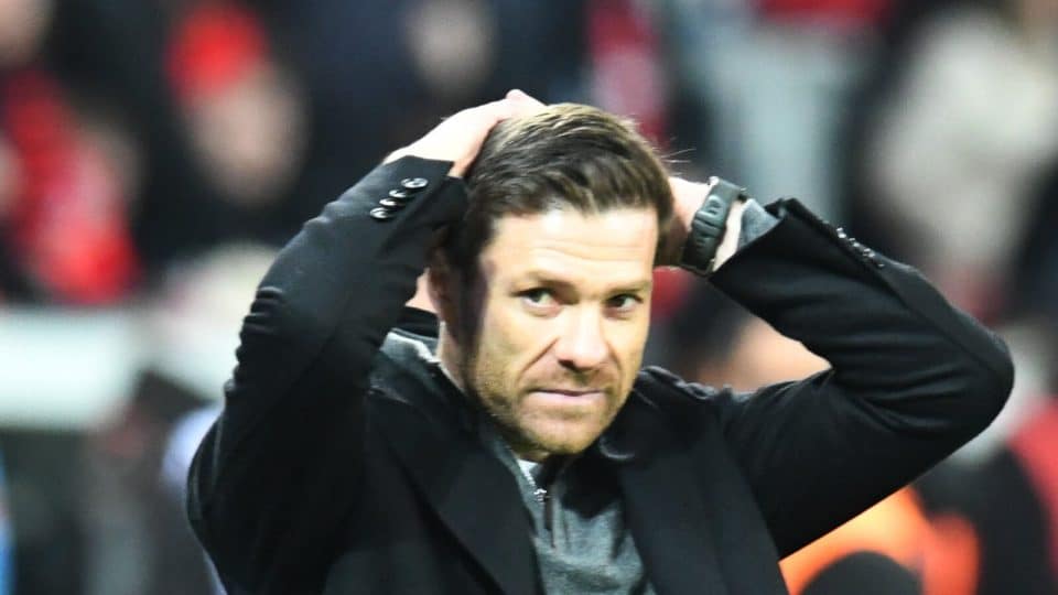 Bandidos usam nome de Xabi Alonso para dar golpe com ‘vaquinha’ na Tailândia