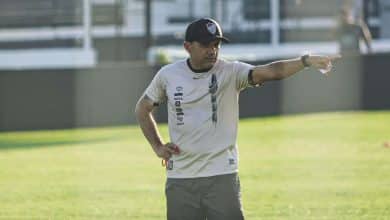 Iarley estreia como treinador do Santa Cruz em reencontro com o Internacional