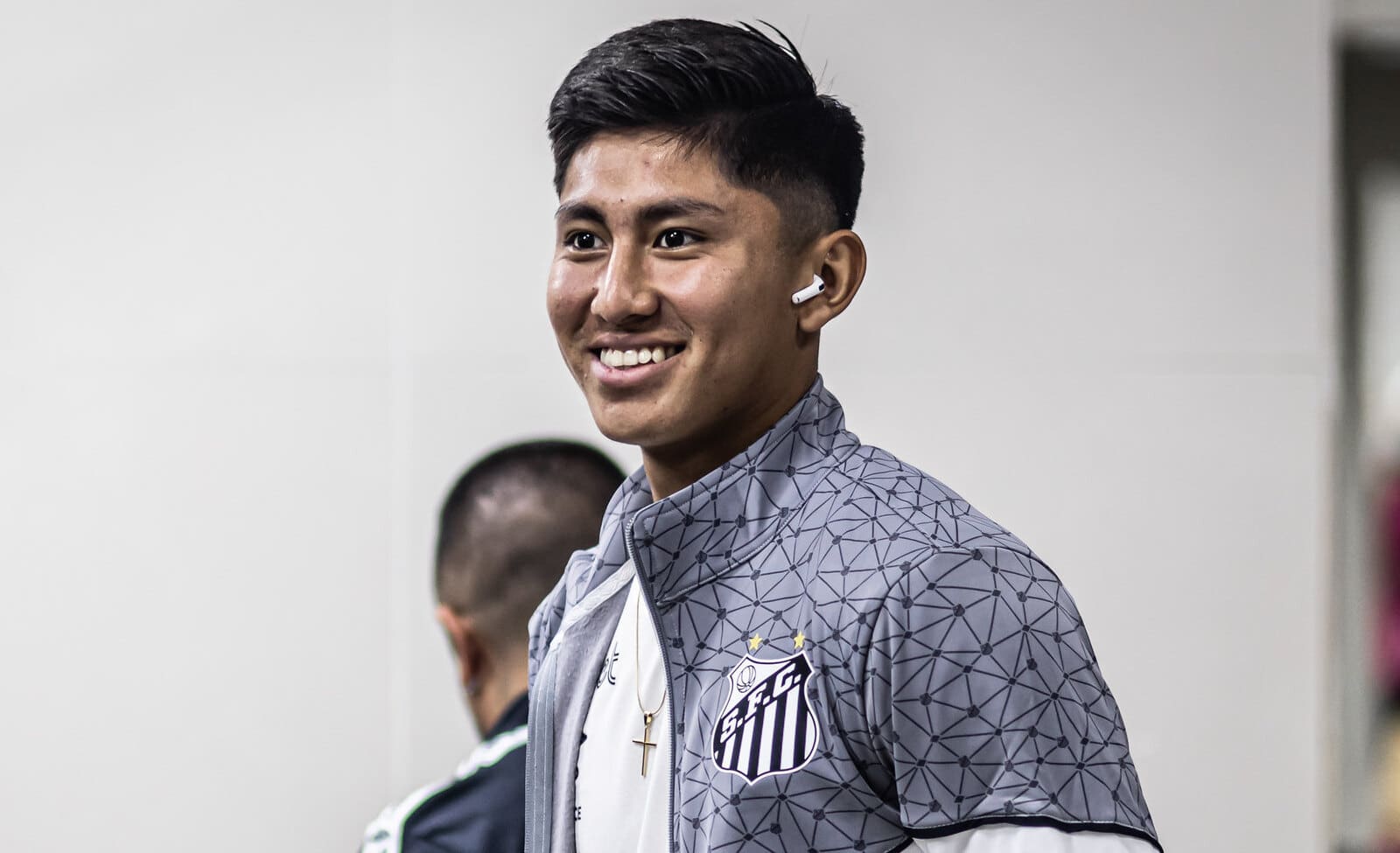 Miguelito voltar&aacute; ao elenco profissional e Santos pensa em tr&ecirc;s contrata&ccedil;&otilde;es para a S&eacute;rie B