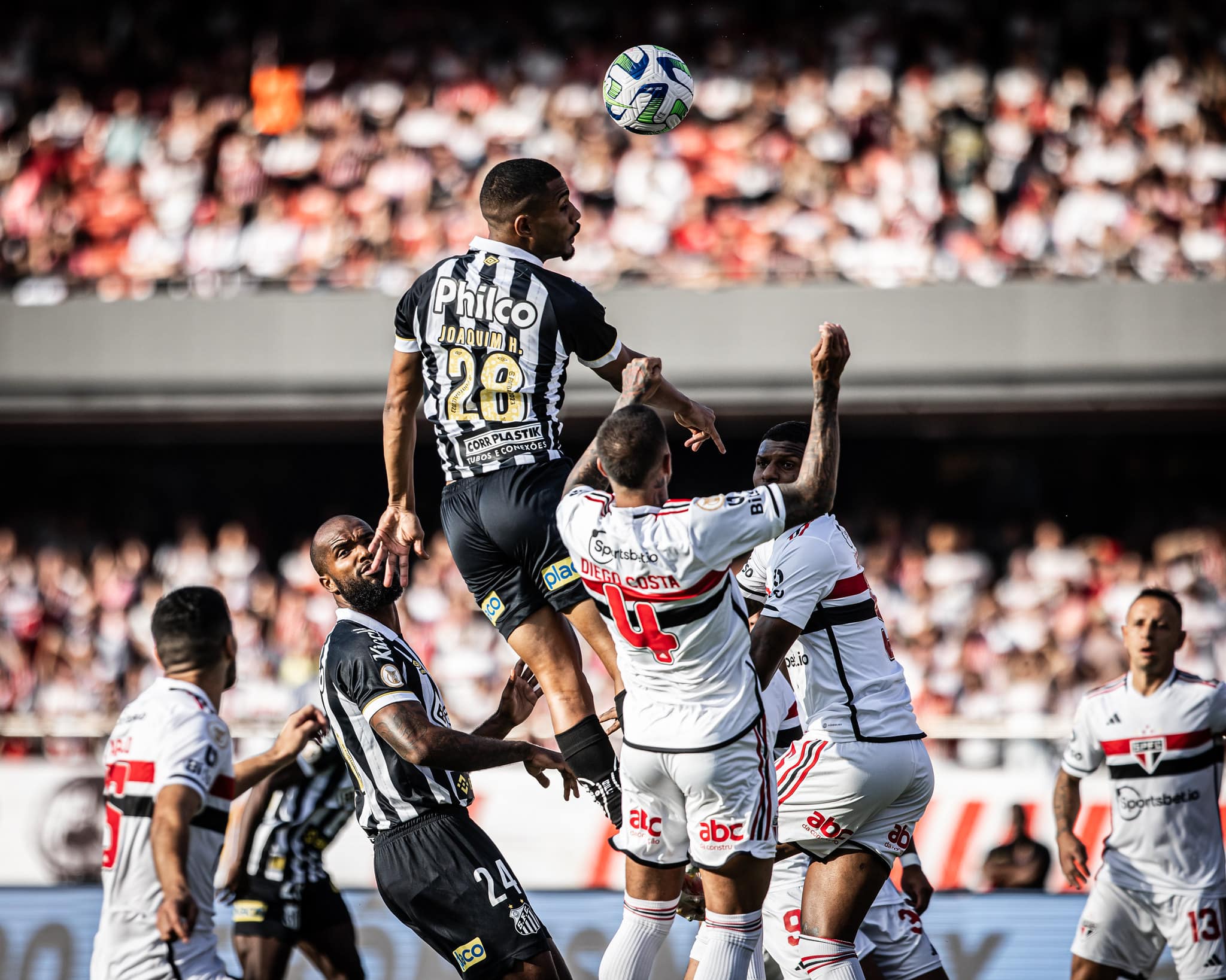 Embalado por bom momento no Paulist&atilde;o, Santos visita o S&atilde;o Paulo para acabar com tabu no Morumbis