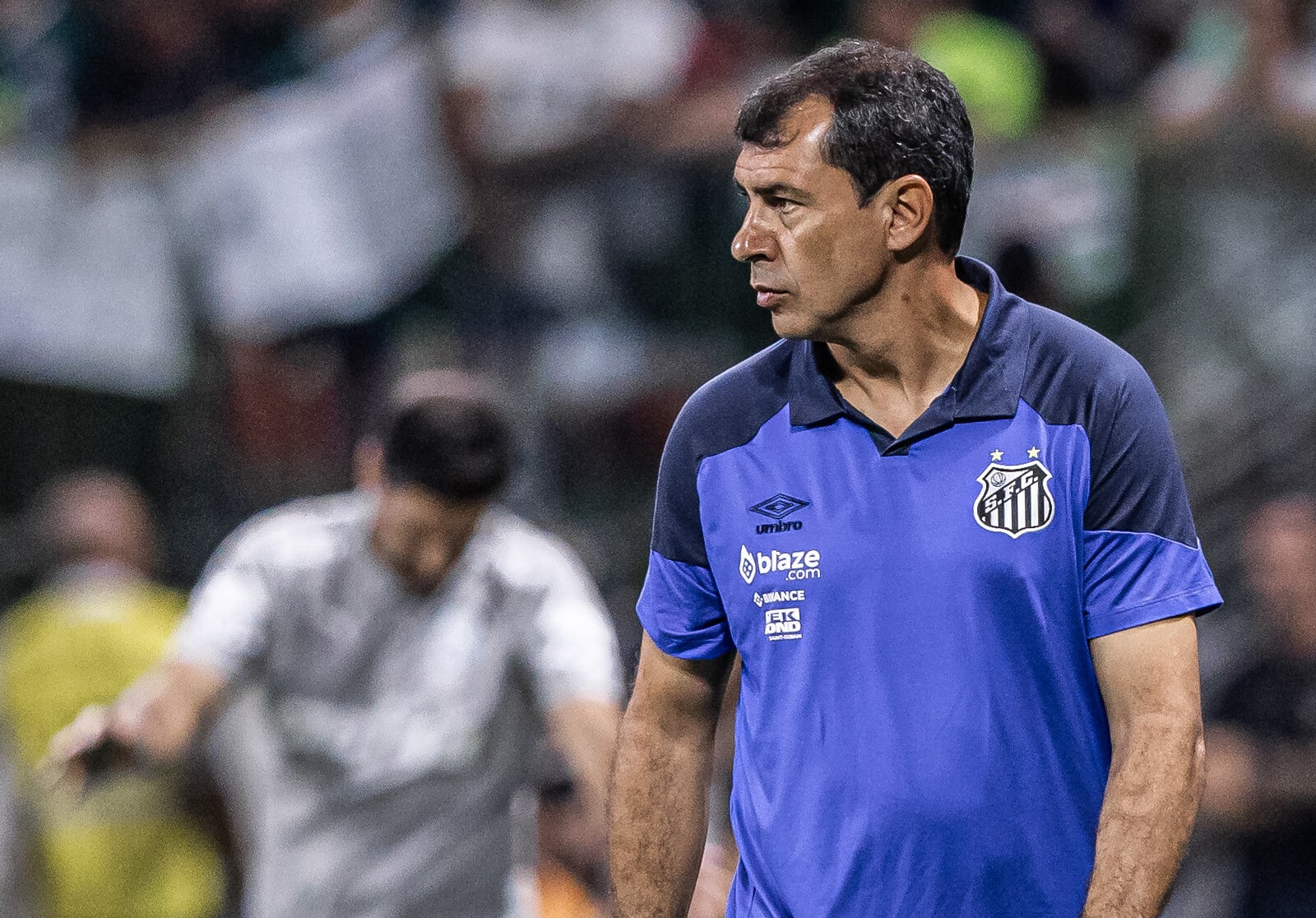 Vit&oacute;ria do Santos faz Carille tomar &lsquo;t&iacute;tulo&rsquo; de Abel Ferreira e transformar S&atilde;o Paulo na sua maior v&iacute;tima